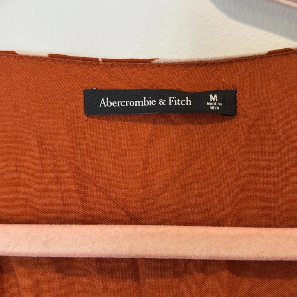 Floral, tiered Abercrombie and Fitch Dress - Picture 4 of 9